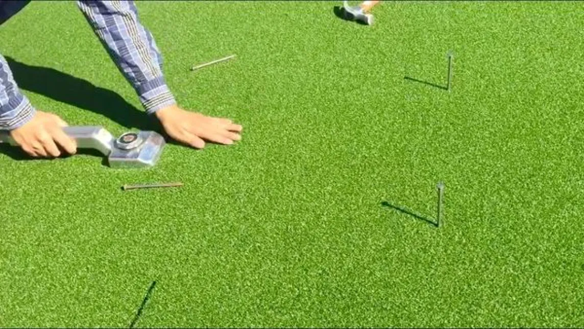 Artificial Turf Putting Green Seam Joined